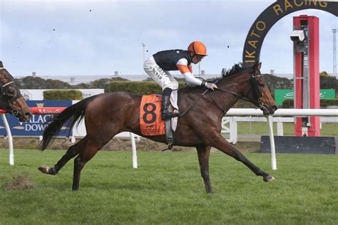 latest nz thoroughbred racing news.